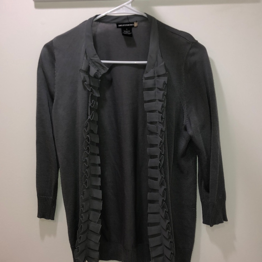 Cute gray detailed cardigan with buttons